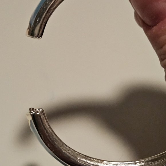 Fun 60's Vibe Enamelware Hinged Bracelet - Picture 3 of 3